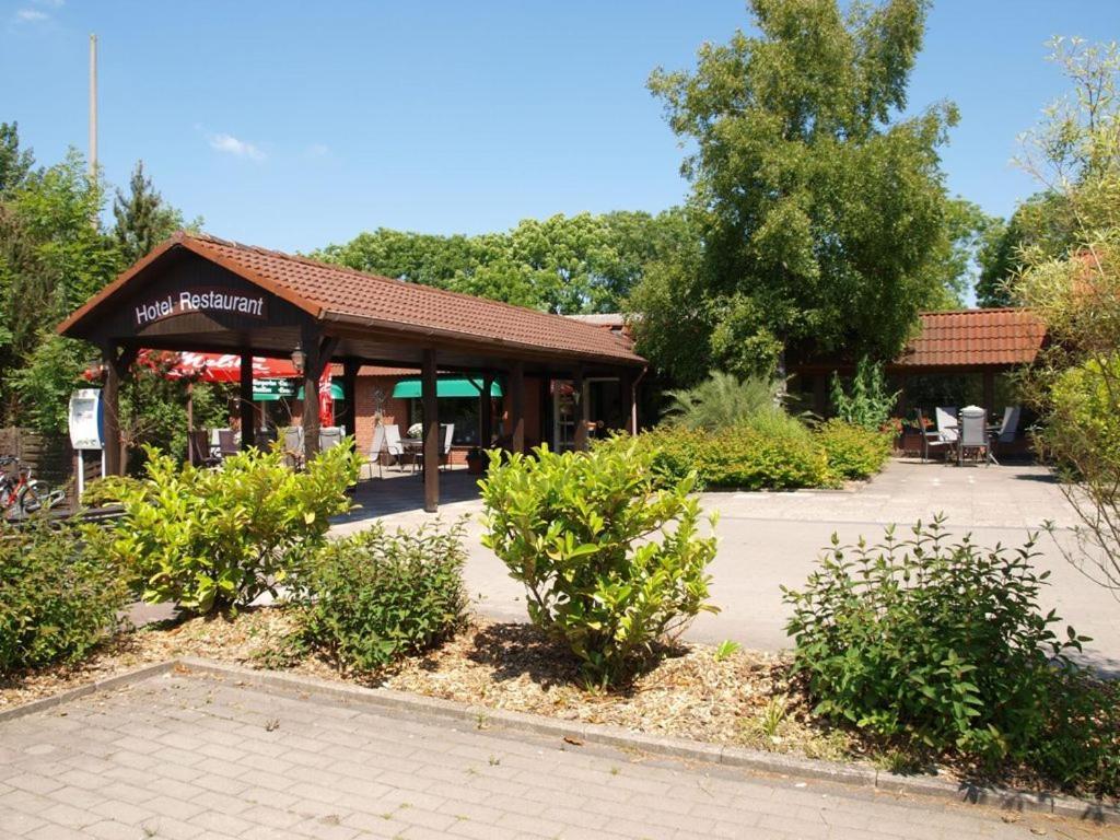 Landhaus Pfahlershof Hotel Karolinenkoog Buitenkant foto