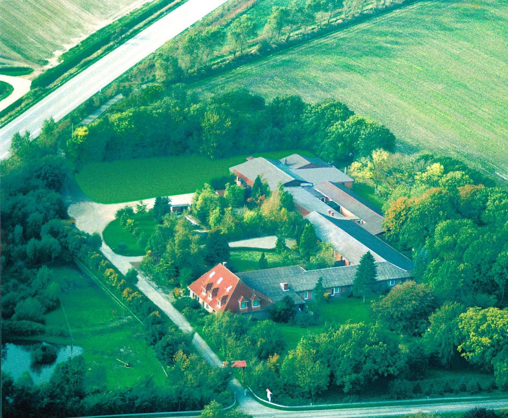 Landhaus Pfahlershof Hotel Karolinenkoog Buitenkant foto